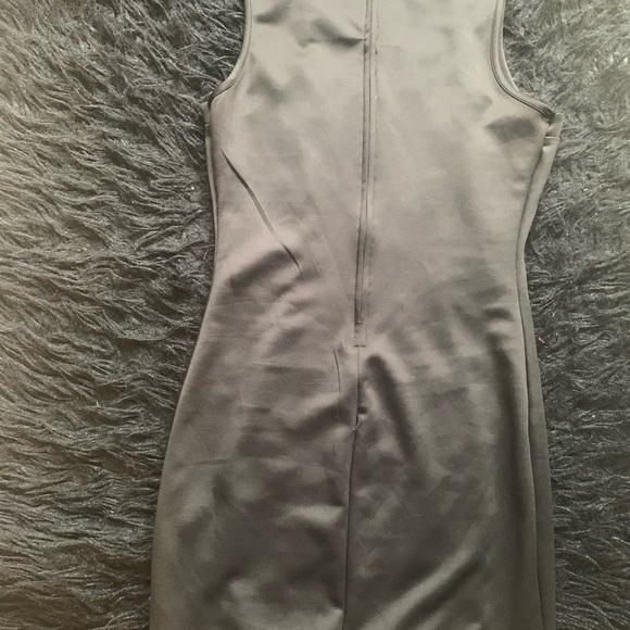 Dress - Picture 5 of 5